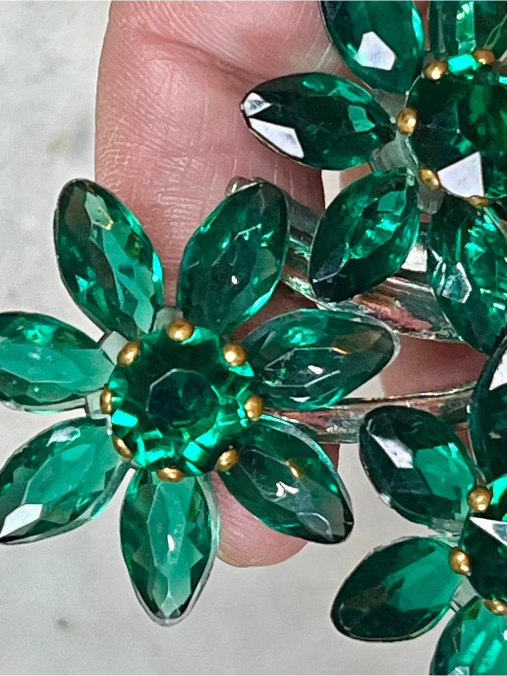 Vintage Green  Acrylic prong set stone floral spray brooch 3.5
